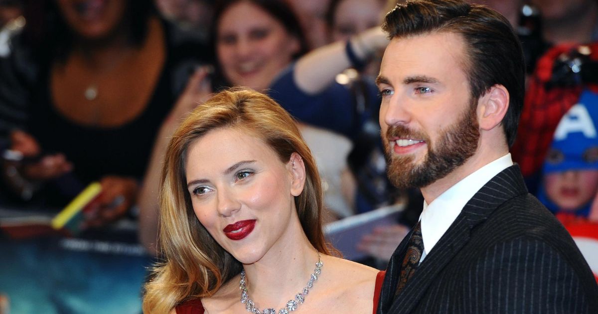 Hot New Couple Alert! Chris Evans And Scarlett Johansson Seem To Be Dating? Check Out